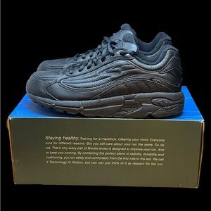 Size 7 - BROOKS ADDICTION WALKER WIDE BLACK Mens 11008 001